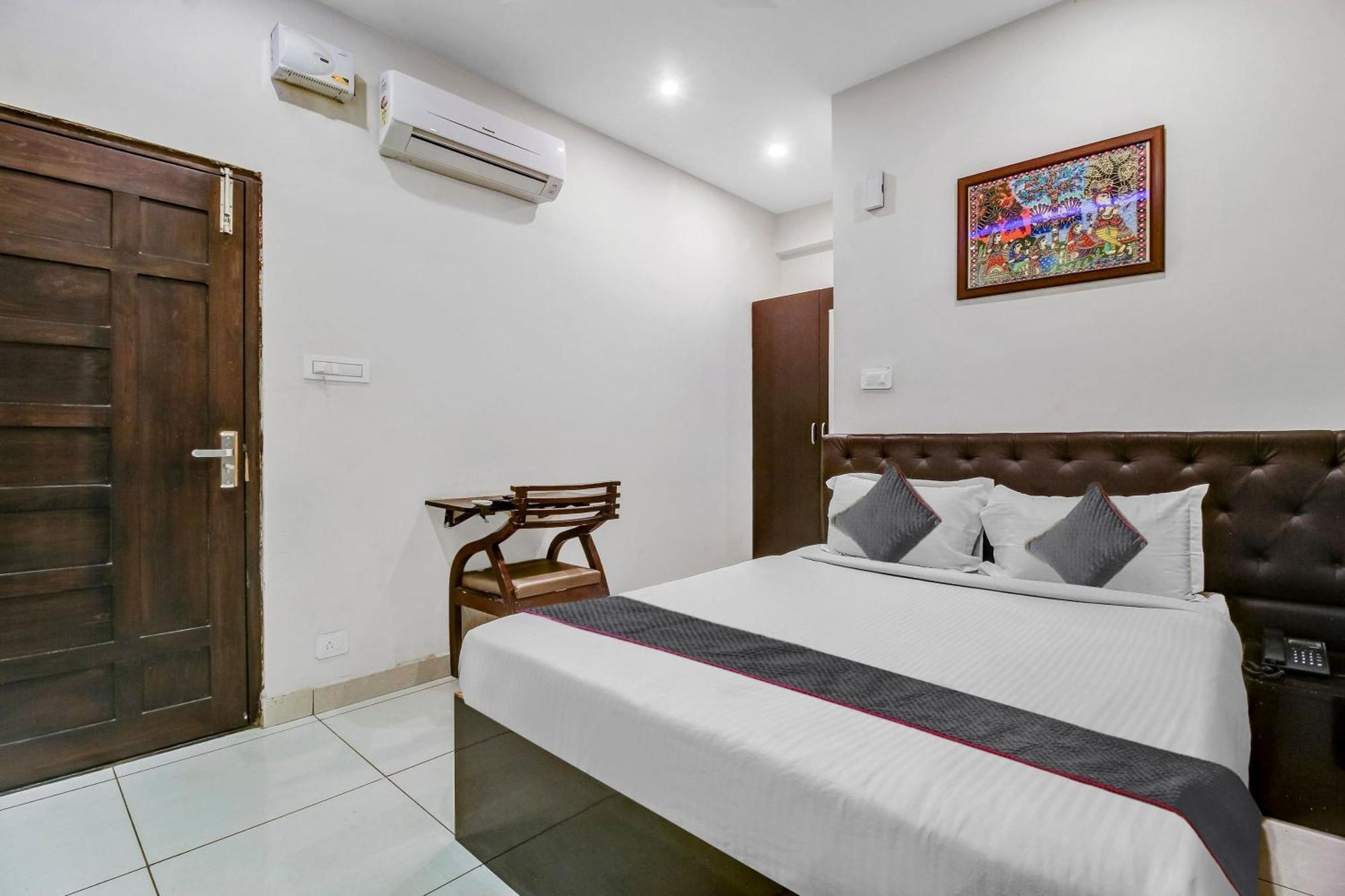 Collection O Galaxy Hotel Hyderabad